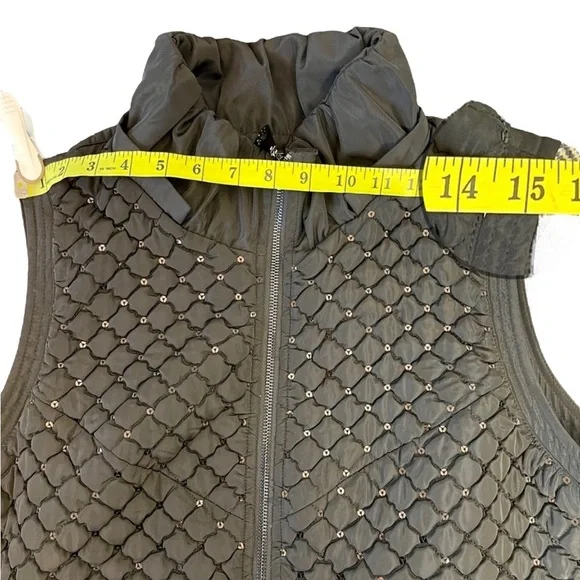 Elegant Black Quilted Vest for Women - Picture 6 of 12